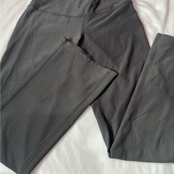 M Nike Recycled Straight Leggings Ten Less Plastic Bottles Training Black Pants - Picture 2 of 11